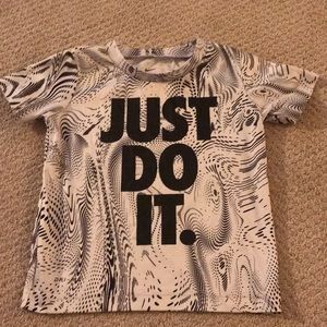 Nike shirt Bundle (4)